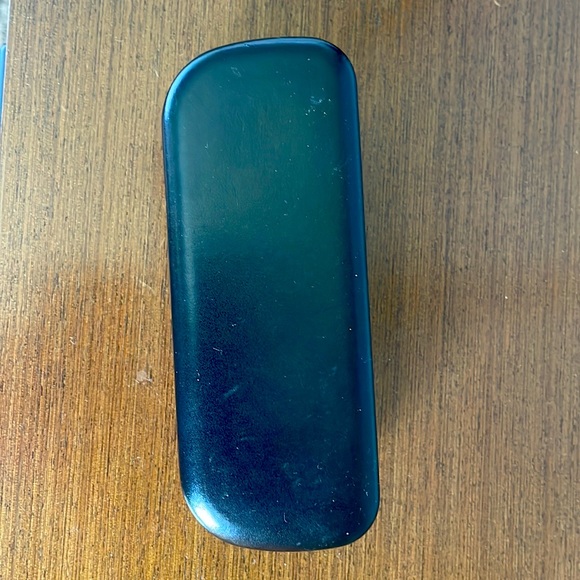 Authentic coach sunglasses case - Picture 3 of 4